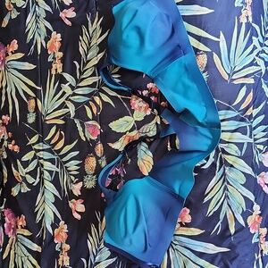 Victoria's Sectet Knockout Front-close sports bra